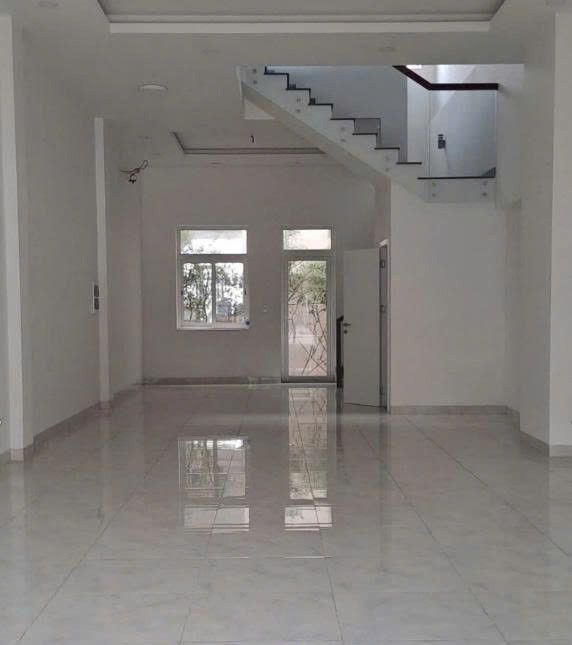 Cho Thuê Mặt Bằng Dĩ An, Mặt Tiền Đường 25M, 3 Tầng 245 M2, 16.5 Triệu/tháng