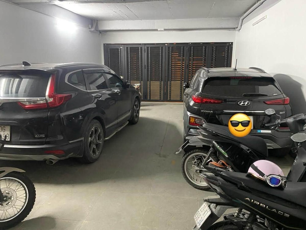 Long Biên – Gara 4 Ô Tô – 5 Tầng Thang Máy – Full Nội Thất Cao Cấp – 79,8M² – Mt 6,1M – 248Tr/m²