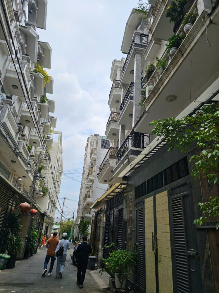 Nhà 3 Tầng An Nhơn, Gò Vấp - Hẻm Xe Tải 6M, Vỉa Hè, Sổ Hoàn Công A4, Sát Lotte Mart - 7,3 Tỷ