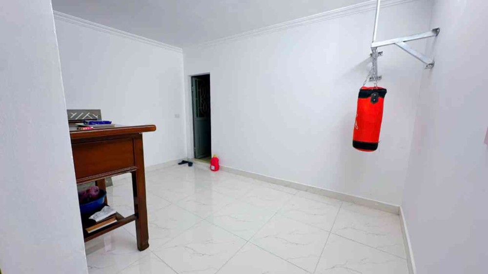Hàng Hiếm Nguyễn Công Trứ - Hồ Sen - Nhà Độc Lập
