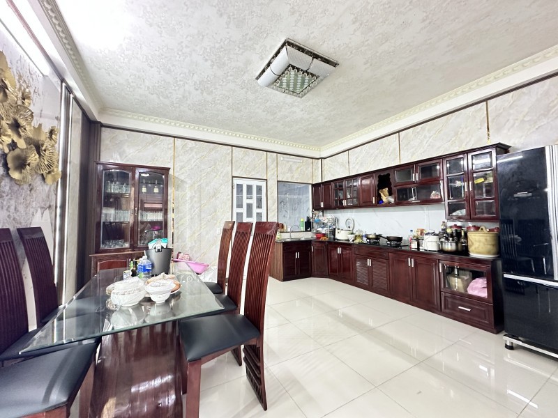 Bán Nhà 3 Tầng Dĩ An,Shr Thổ Cư,Đường 2 Ô Tô Thông Thoáng,Gần Vincom Dĩ An