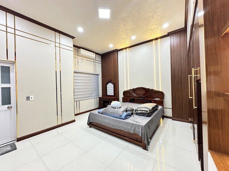 Bán Nhà 3 Tầng Dĩ An,Shr Thổ Cư,Đường 2 Ô Tô Thông Thoáng,Gần Vincom Dĩ An
