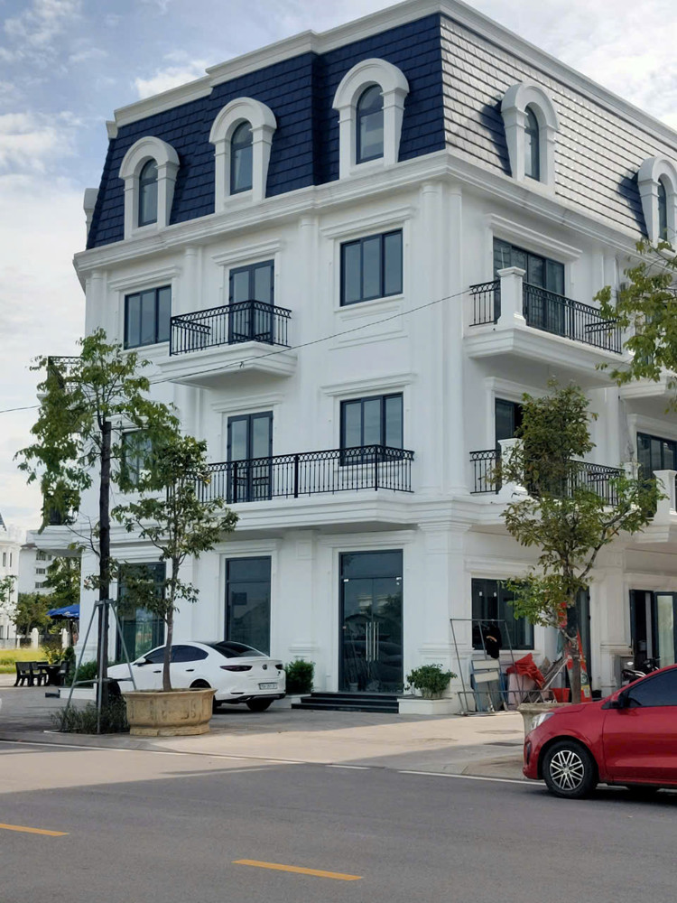 7,8 Tỷ Sở Hữu Shophouse Mặt Phố – 4 Tầng, 132M² Đất, 4 Mặt Tiền Đường