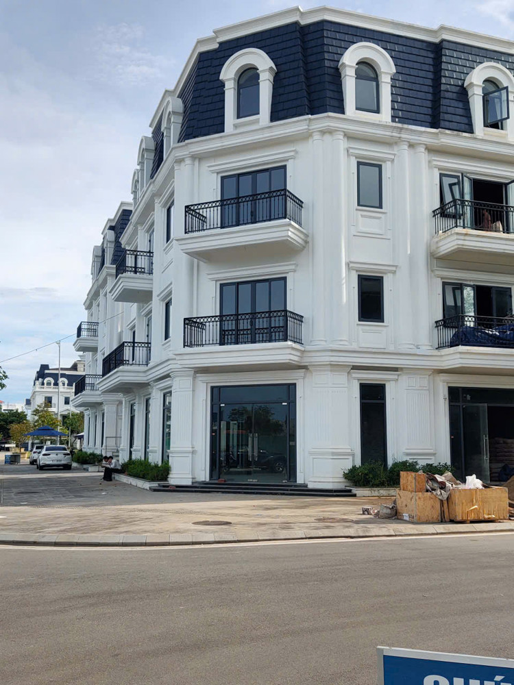 7,8 Tỷ Sở Hữu Shophouse Mặt Phố – 4 Tầng, 132M² Đất, 4 Mặt Tiền Đường
