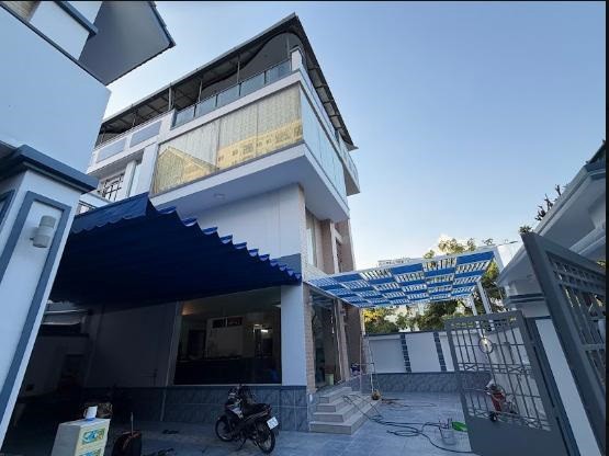 Cho Thuê Nhà Kd: Tầng Hầm, Trệt Lửng Sân Thượng, 200M2 + Nội Thất Kdc Tấn Trường, Q.7