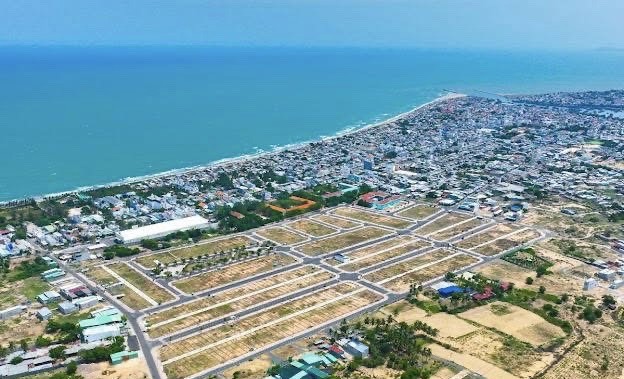 Giá Tốt: Bán Đất Dt: 240M2, Lô Góc 3 Mặt Tiền Trục Chính Đường T2 Khu 15Ha Phan Rí Cửa, Lâm Đồng