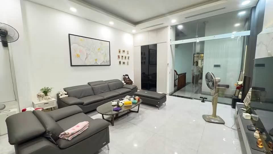 Tòa Nhà Lạc Trung, Hai Bà Trưng – Phân Lô – Ô Tô Tránh – Gara 7 Chỗ – 86M² – 6 Tầng – Mt 5,4M –