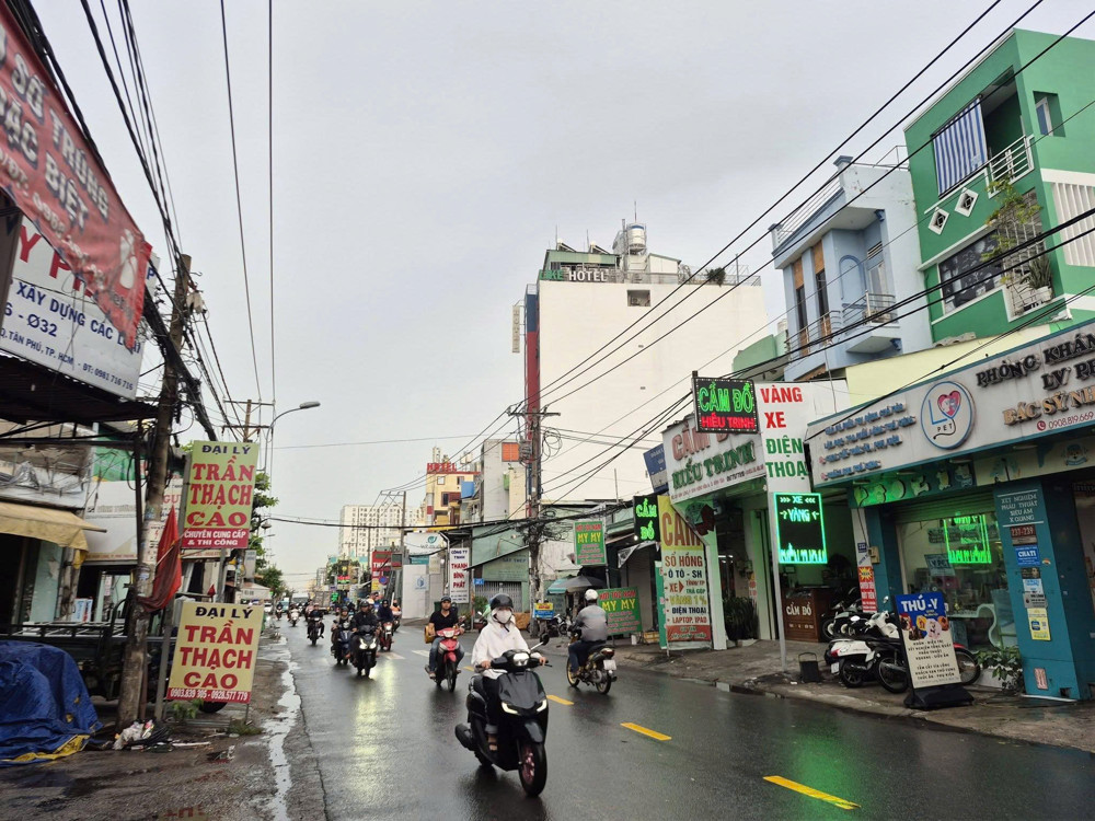 Bán Nhà Mặt Tiền Bình Long - Ngay Nguyễn Sơn, Tân Phú, 8X30m, 3 Tầng - 6 Pn, Chỉ 37 Tỷ