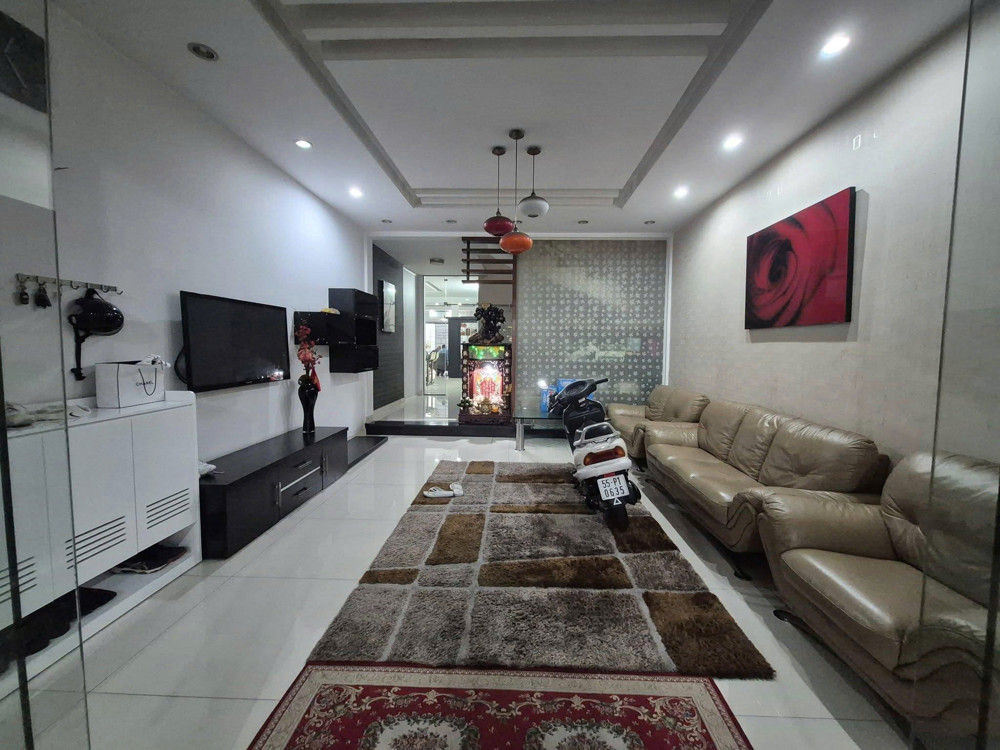 Bán Nhà Mặt Tiền Bình Long - Ngay Nguyễn Sơn, Tân Phú, 8X30m, 3 Tầng - 6 Pn, Chỉ 37 Tỷ