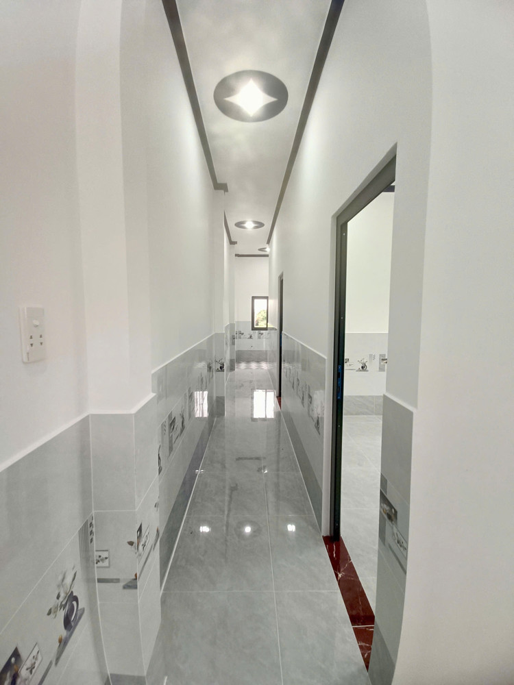 Nhà Siêu Đẹp - Giá Rẻ Bán Căn Nhà Lầu Vừa Hoàn Thiện Xã Long An Cần Giuộc , Long An