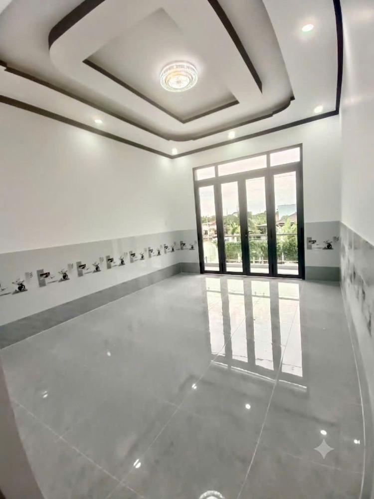 Nhà Siêu Đẹp - Giá Rẻ Bán Căn Nhà Lầu Vừa Hoàn Thiện Xã Long An Cần Giuộc , Long An