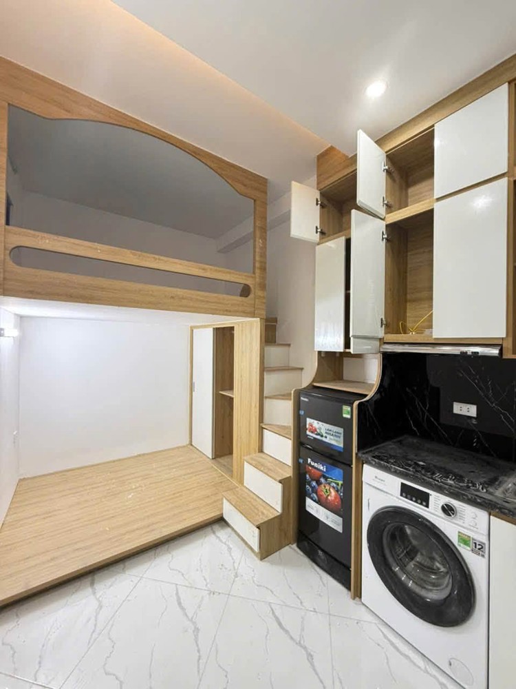 Nguyễn Trãi – Ccmn 16 Phòng – 7 Tầng Thang Máy – Dòng Tiền 100Tr/tháng – 87M² – Mt 4,5M – 213Tr/m²