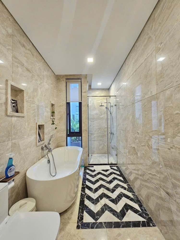 Biệt Thự Cho Thuê Thảo Điền, Quận 2, 10X20m, 3 Phòng Ngủ