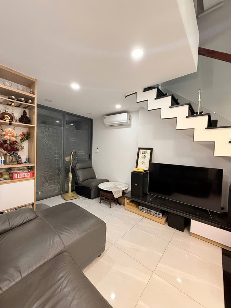 Nhà 5 Tầng Thiết Kế Kiến Trúc Sư, 5Pn, 40M2 Đường Điện Biên Phủ, Quận 3 – 12 Tỷ