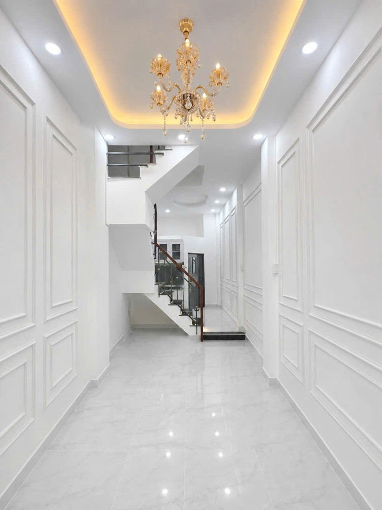 Bán Nhà Sát Mặt Tiền Xe Hơi Q4 Xây Đúc Mới 3 Tấm Có 3 Đ