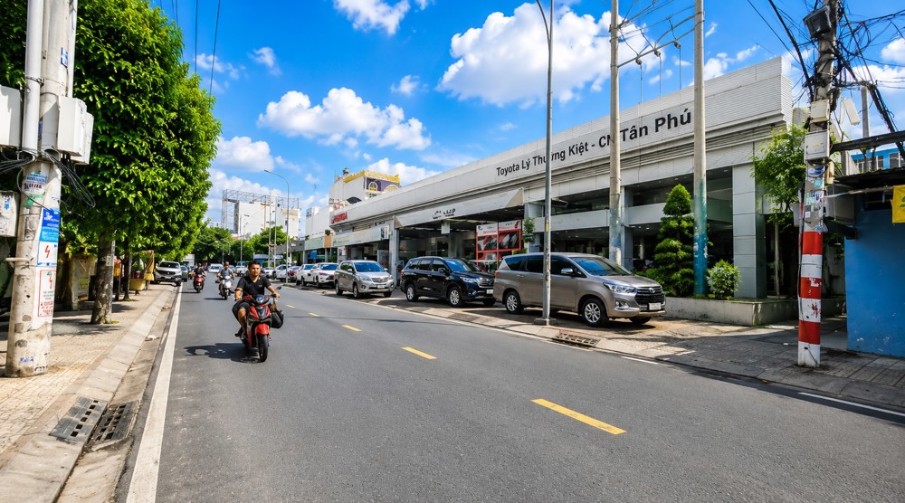 Cho Thuê Nhà Mặt Tiền Nguyễn Hữu Tiến 90M², 2Tầng- 15Triệu,Gần Aeon
