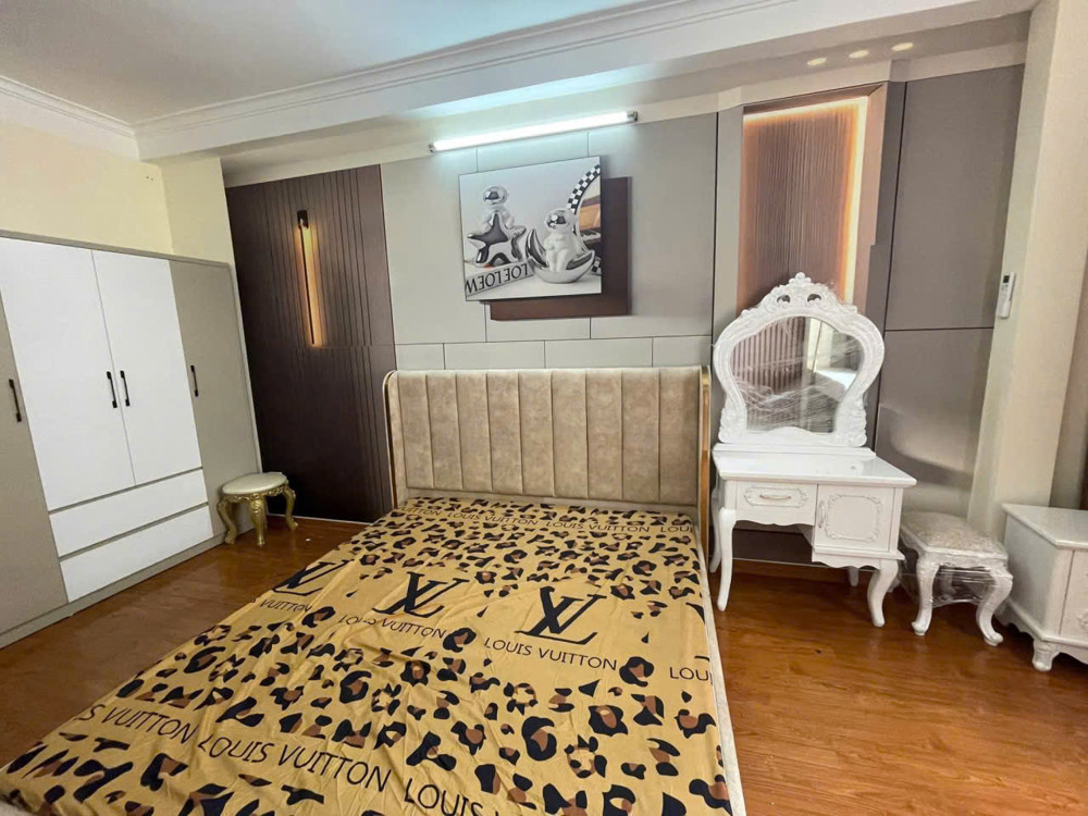 Cho Thuê Nhà Hào Nam – Đống Đa 40M² × 5 Tầng 17,5 Triệu/tháng