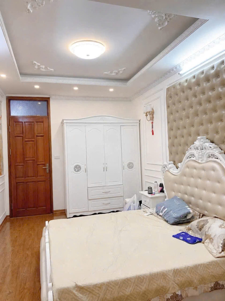 Cho Thuê Nhà Hào Nam – Đống Đa 40M² × 5 Tầng 17,5 Triệu/tháng