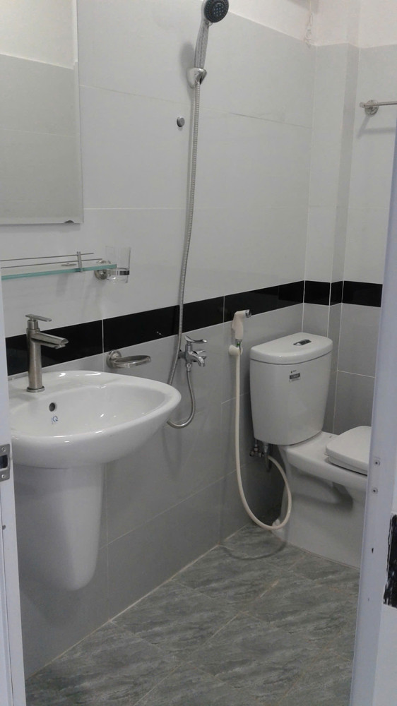 Nhà Mặt Tiền Cho Thuê – Kdc Chợ Lớn, Quận 7