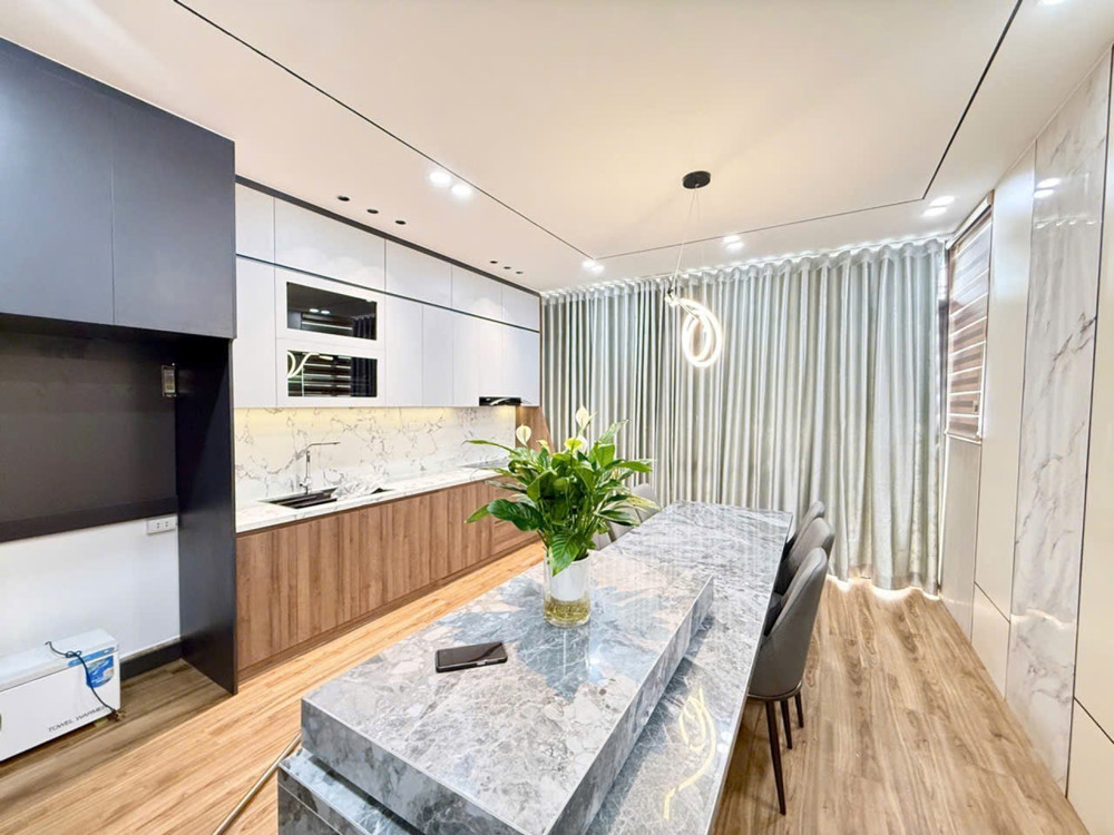 Nhà Phố Kinh Doanh Đàm Quang Trung – Hơn 18 Tỷ Có Gì? 45M² × 6 Tầng – Mặt Phố – Gara Ô Tô