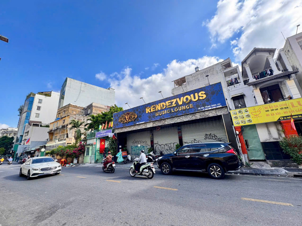 Quận 1: Chính Chủ Bán Nhà 2 Tầng Mặt Tiền Trần Đình Xu- Ngang Lớn 13M*15m Vuông Đẹp- Đang Kd Bar