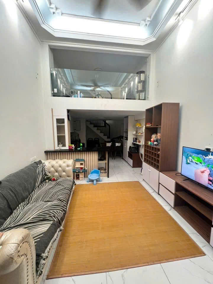 Cho Thuê Nhà Nguyên Căn Hai Bà Trưng 35M² × 4 Tầng 4Pn – 3Wc 15 Triệu/tháng