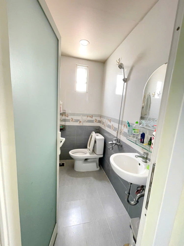 Nhà Chủ Xây Ở 3 Lầu/st Hẻm 154 Âu Dương Lân P3q8 (P.chánh Hưng)