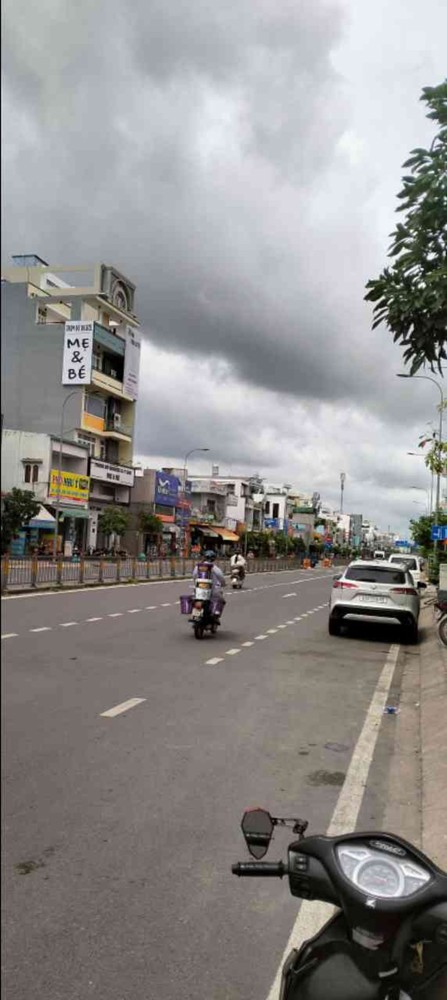 Nhà 3 Tầng - Ngay Tân Kỳ Tân Quý - Kề Bên Aeon Mall Tân Phú - Hẻm 4M -Sát Mặt Tiền-Hẻm Đẹp An Ninh