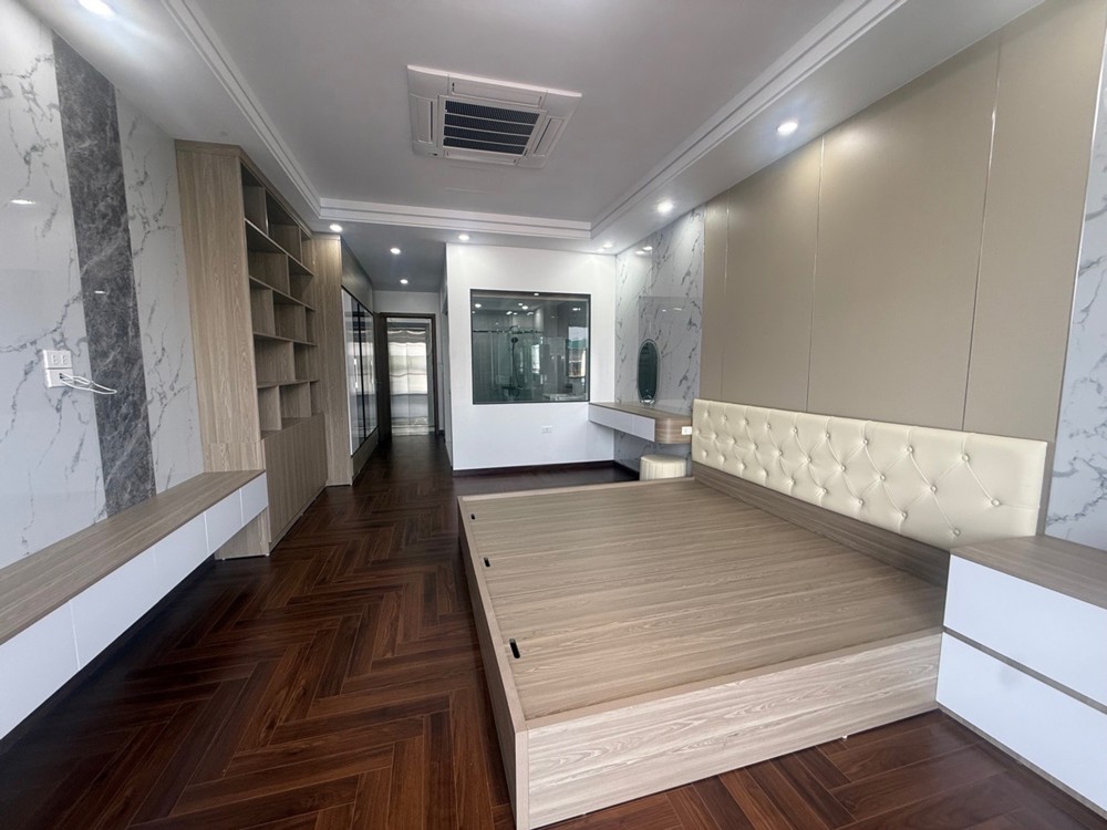 Bán Nhà Cổ Linh 60M2, 7 Tầng Thang Máy, Gara Ô Tô, 16.X Tỷ