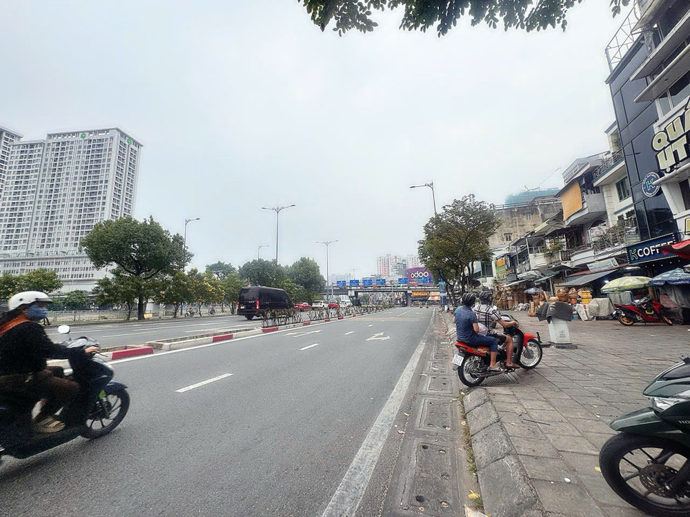 Bán Nhà 2 Mặt Tiền Lớn Đ.võ Văn Kiệt & Nguyễn Thái Học, Cầu Ông Lãnh, Quận 1 - Ngang 15M*20 Full