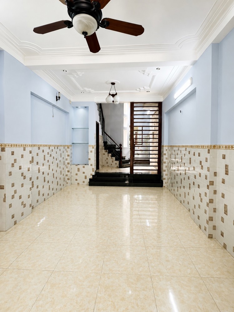 Cho Thuê Nhà Mặt Tiền Lê Thiệt 72M², 3Tầng, 20Triệu - Gần Chợ, Trường Học
