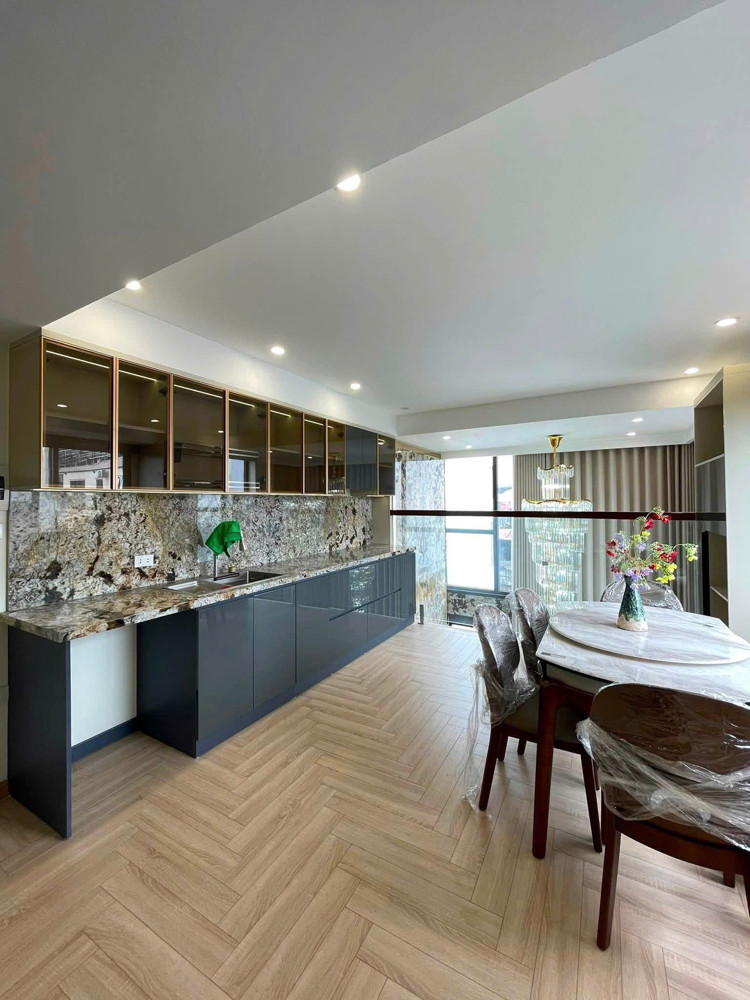 Cho Thuê Nhà View Hồ Tây – Trích Sài, Tây Hồ 36M² × 8 Tầng 4Pn – 5Wc 39 Triệu/tháng