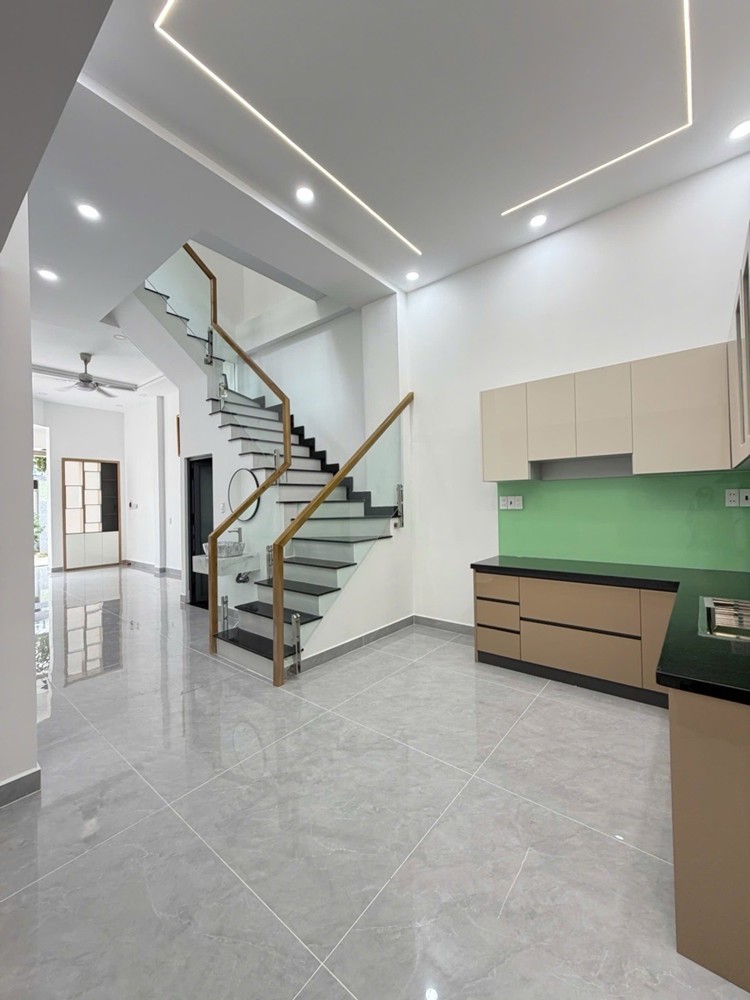 Nhà 1/ Kênh Tham Lương - Căn Nhà Góc 2 Mặt Tiền Thông Thoáng ( Hẻm 7M Thông ) - 64M2 - 2 Tầng - 3Pn