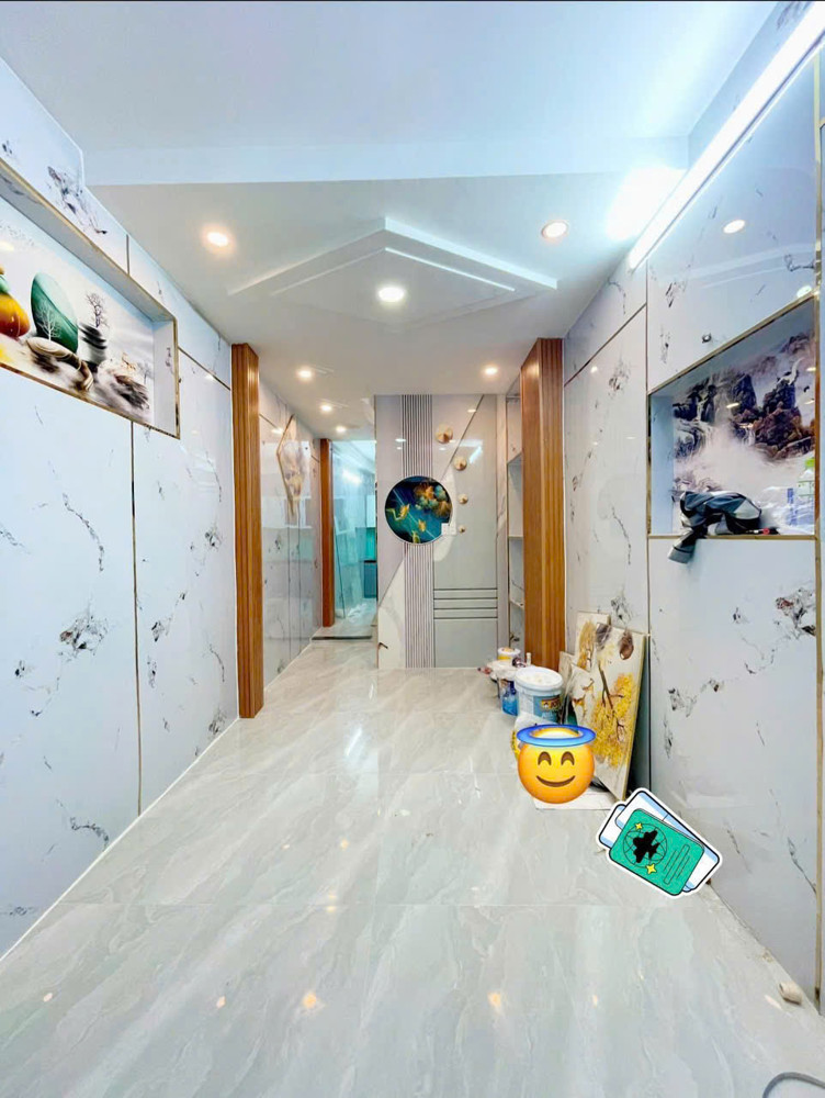 Bán Nhà Sát Mặt Tiền Q4 6Pn 5Wc Shr Có 4 Đ