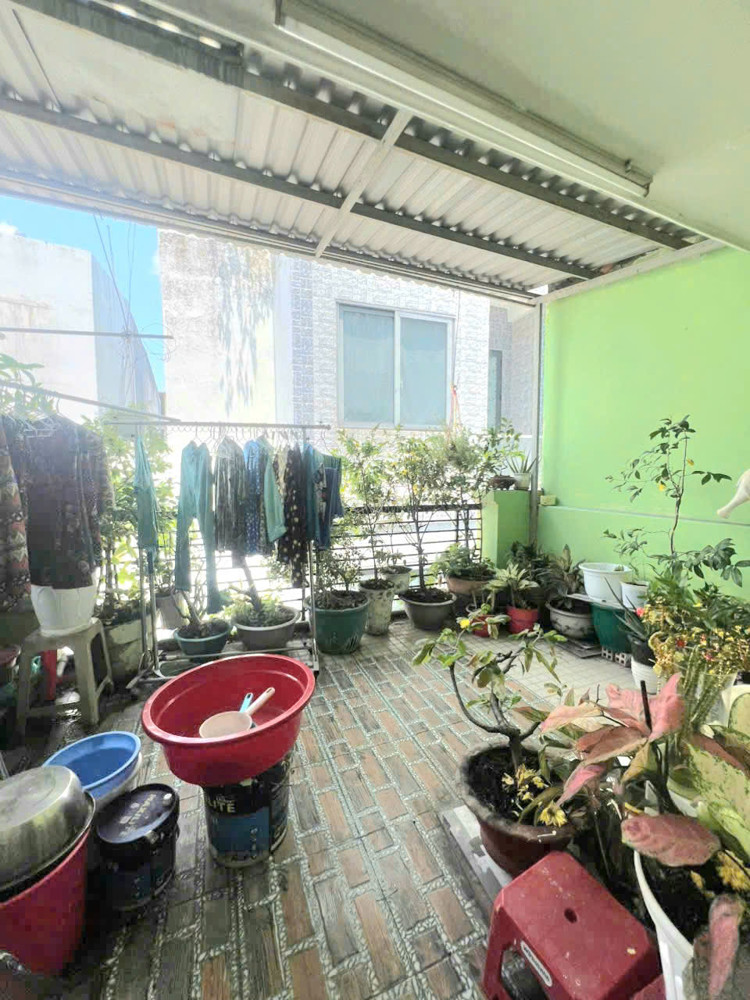 Bán Nhà Sát Mặt Tiền Hoàng Diệu Q4 Có 5 T