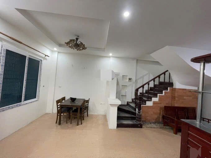 Cho Thuê Nhà Cầu Giấy 42M² × 5 Tầng 5Pn 15 Triệu/tháng