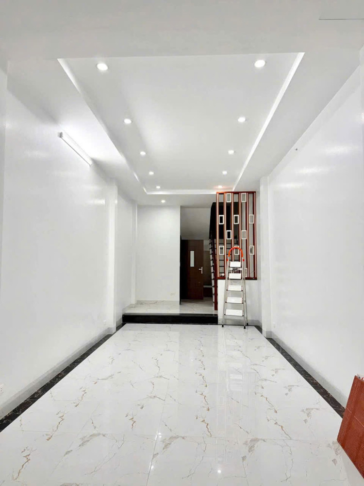Cho Thuê Nhà Mặt Phố Hoa Bằng – Cầu Giấy 45M² × 5 Tầng 27 Triệu/tháng