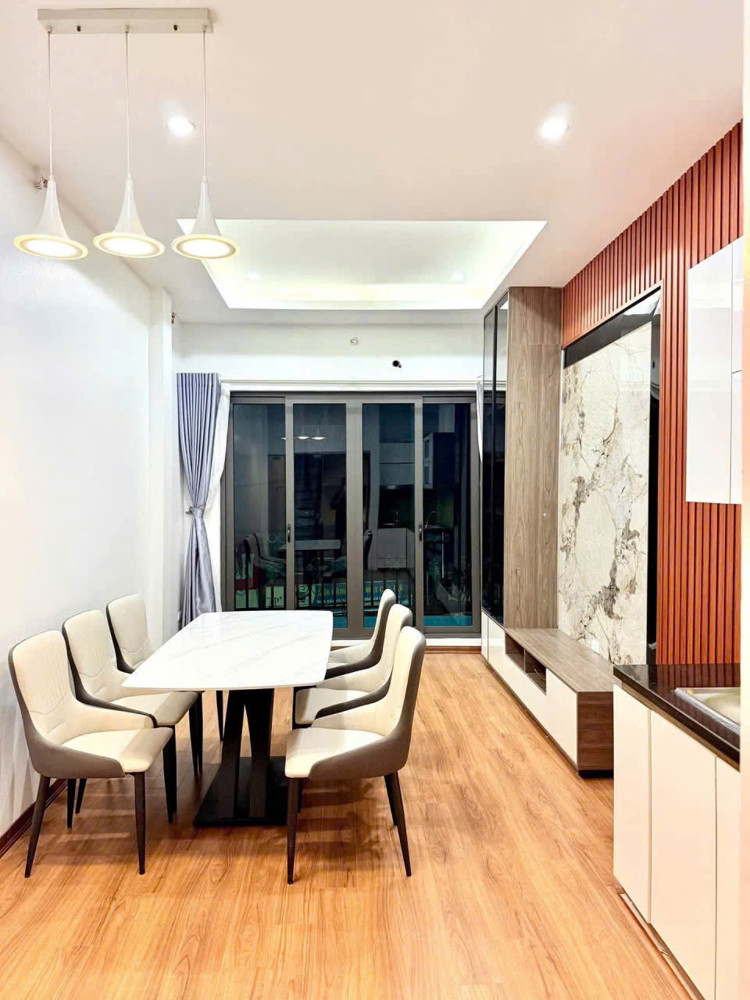 Cho Thuê Nhà Mặt Phố Hoa Bằng – Cầu Giấy 45M² × 5 Tầng 27 Triệu/tháng