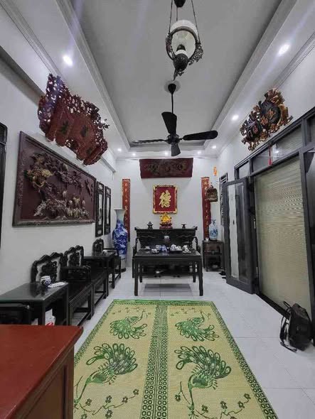 Bán Nhà Giáp Bát, Hn, Dt 32 M2, 5 Tầng, Giá Bán 8.8 Tỷ Mô Tả: Nhà Gần Bến Xe Giáp Bát Giao Thông