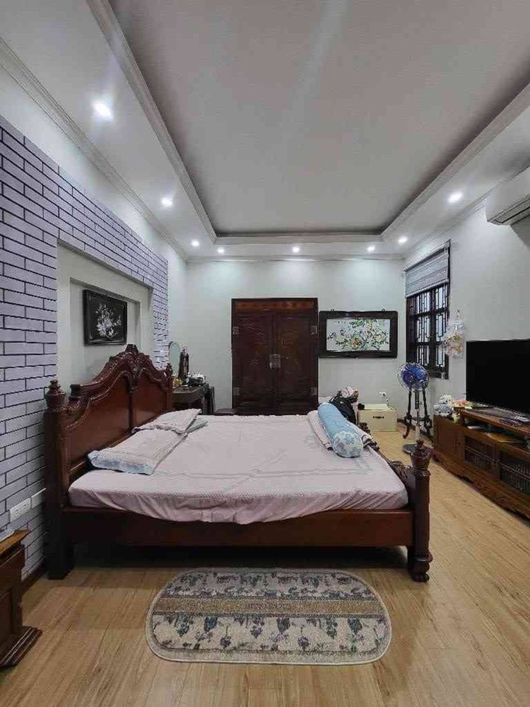 Bán Nhà Giáp Bát, Hn, Dt 32 M2, 5 Tầng, Giá Bán 8.8 Tỷ Mô Tả: Nhà Gần Bến Xe Giáp Bát Giao Thông