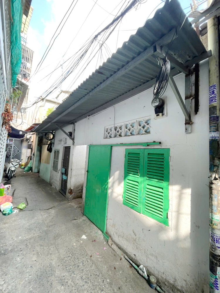 Nhà Cấp 4, 3.2*13.5M Hẻm Phạm Hùng P4q8 (P.chánh Hưng)