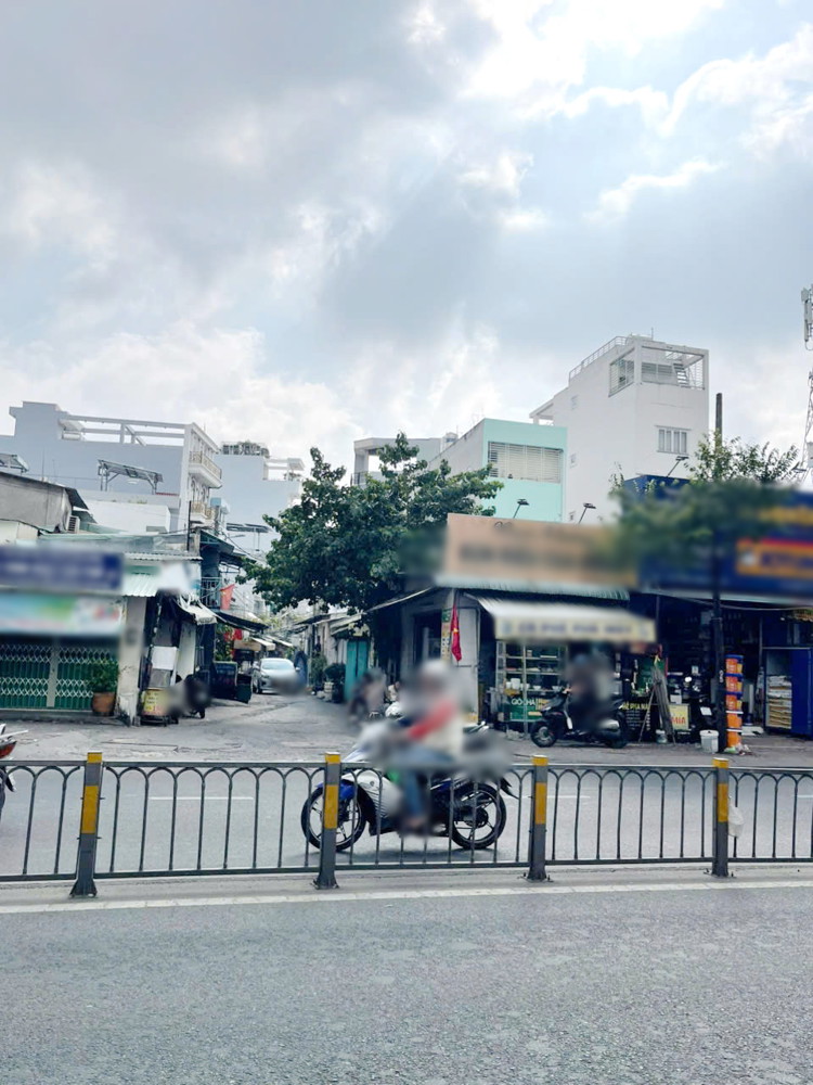 Nhà Cấp 4, 3.2*13.5M Hẻm Phạm Hùng P4q8 (P.chánh Hưng)