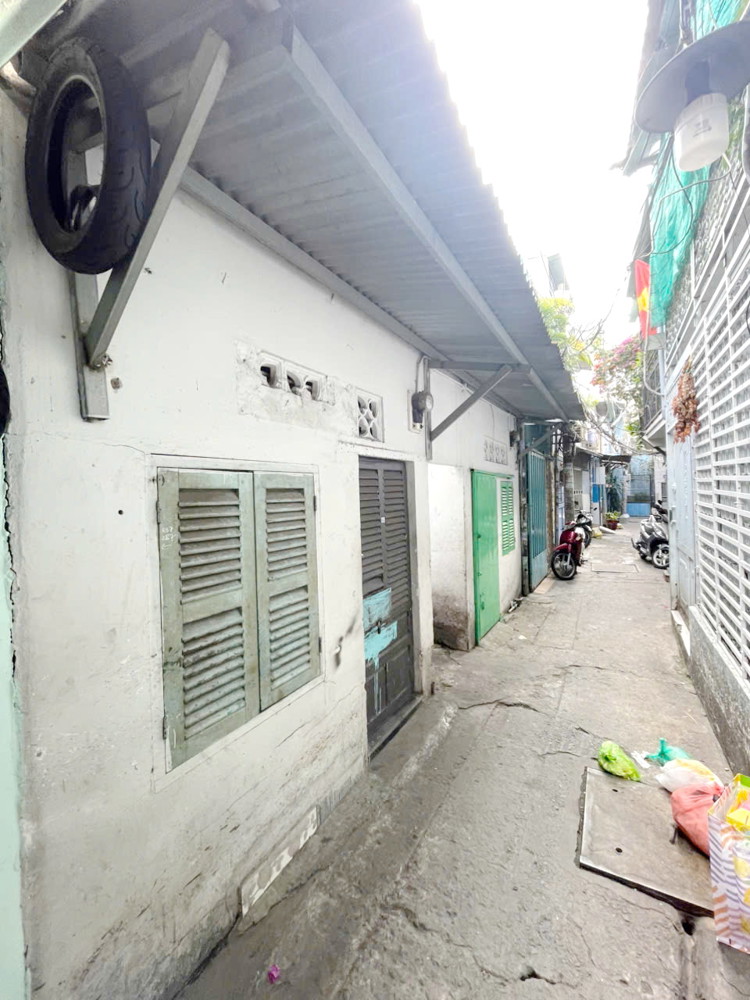 Nhà Cấp 4, 3.2*13.5M Hẻm Phạm Hùng P4q8 (P.chánh Hưng)