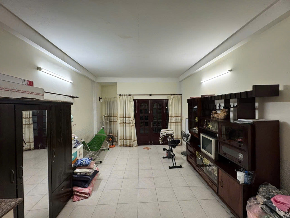 Bán Nhà Lạc Long Quân 54M2, 4 Tầng, 4 Phòng Ngủ, Hẻm Xe Hơi