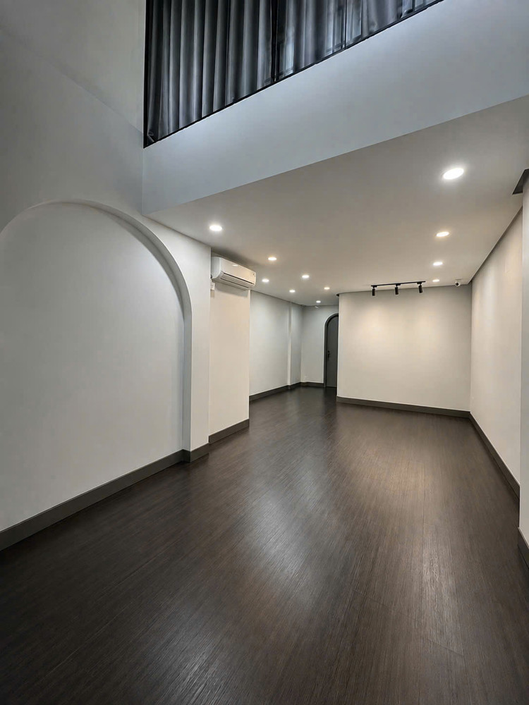 Sang Nhượng Mặt Bằng Studio Makeup – Mặt Tiền Tôn Đản, Quận 4, Hồ Chí Minh