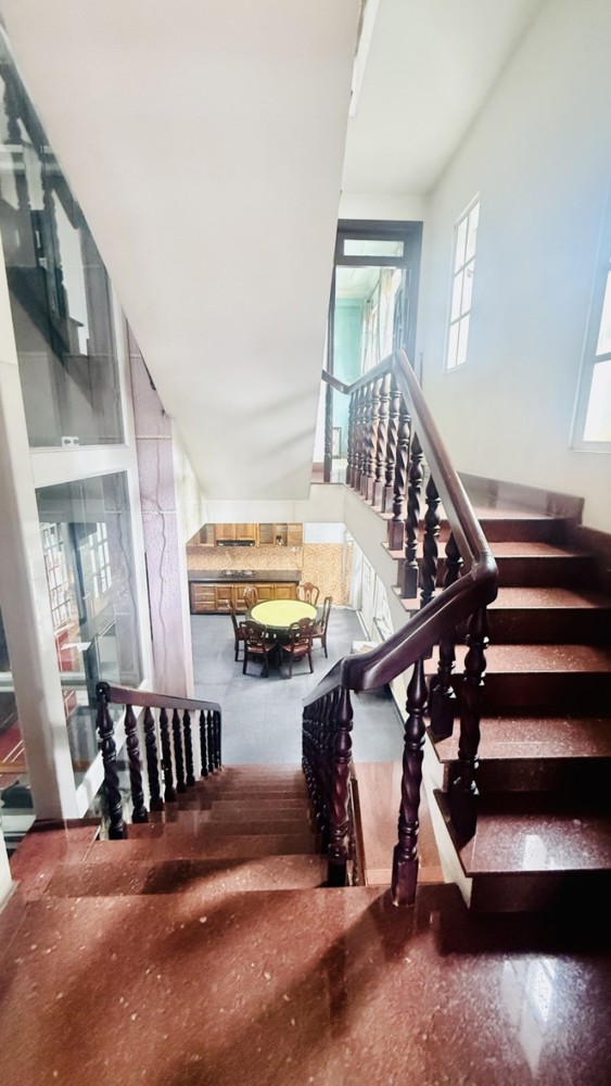 Bán Nhà Lô Góc 2 Mt Hẻm 496 Dương Quảng Hàm. 6X19m, 5 Tầng - Thang Máy, 6Pn, 22,5 Ty