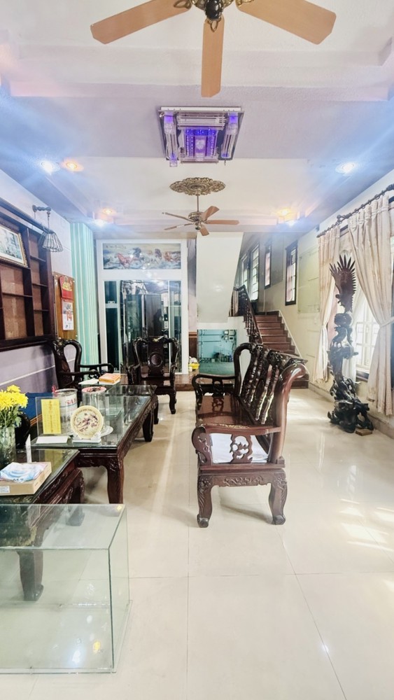 Bán Nhà Lô Góc 2 Mt Hẻm 496 Dương Quảng Hàm. 6X19m, 5 Tầng - Thang Máy, 6Pn, 22,5 Ty