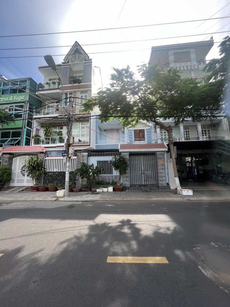 Nhà Mặt Tiền Dương Hiến Quyền, Nha Trang, 206M2 Ngang Hơn 7M Gần Biển Rất Đẹp