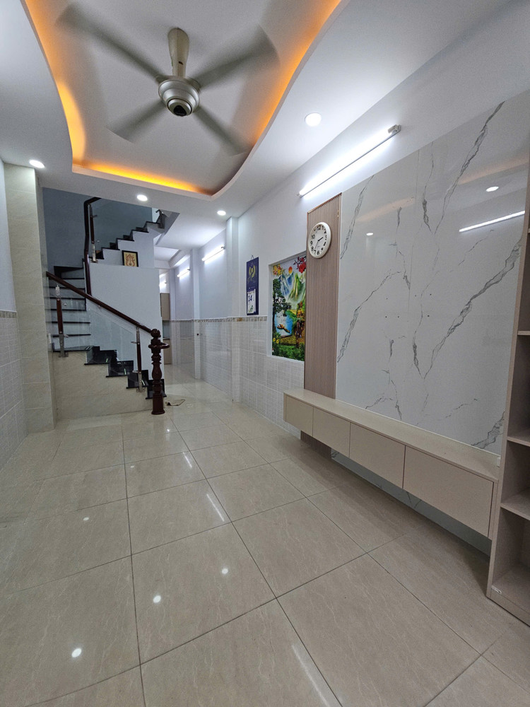Bán Nhà Sát Mặt Tiền Ngang 3 Dài 17 Mtrung Tâm Q4 Cạnh Q1