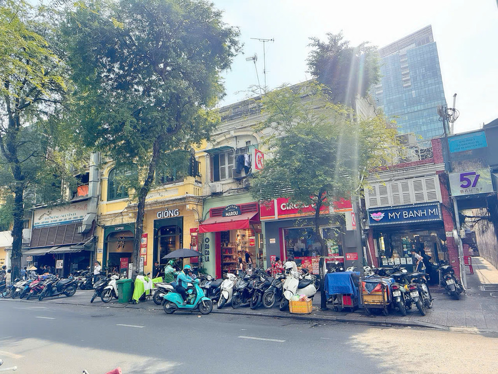 Siêu Phẩm Kim Cương - Bán Nhà 2 Tầng Mặt Tiền Kd Đ.nguyễn Du, Bên Nghé, Quận 1 - 4M*15m - Dòng Tiền